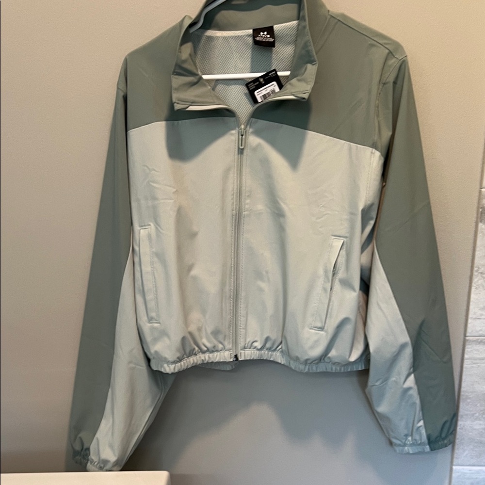 Under Armour Women's wind/ rain Jacket - Sage and Light Gray